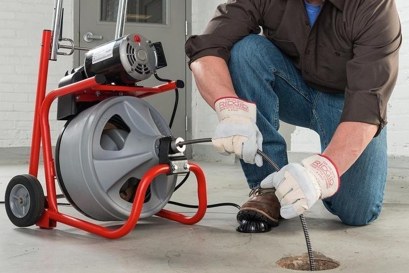 <Барабанная прочистная машина Ridgid
